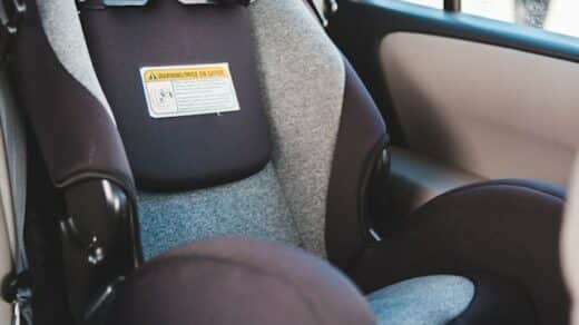 comment installer un siège auto avec ceinture de sécurité